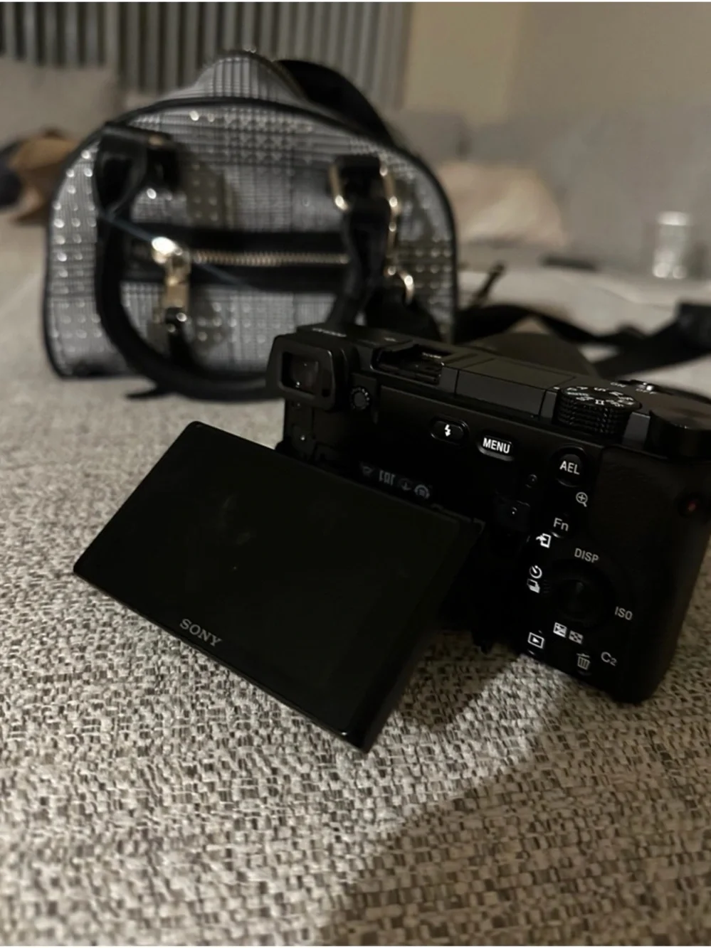 Sony alpha 6100 Mirrorless Camera with 16-50 lens